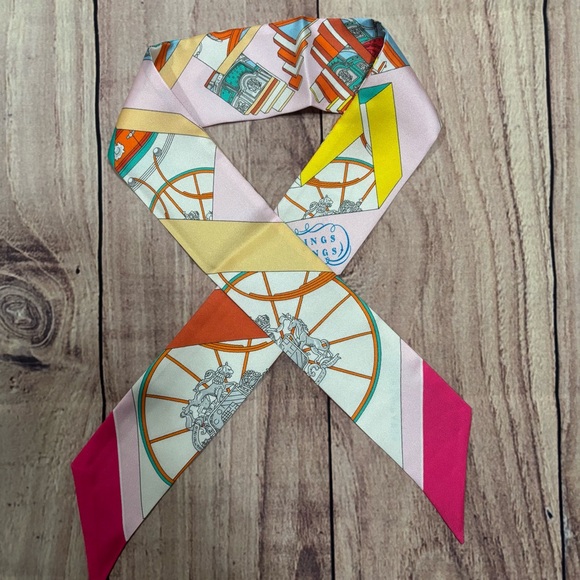 Hermès Twilly Silk Scarf Pink Multicolor Horse Carriage - Picture 4 of 4